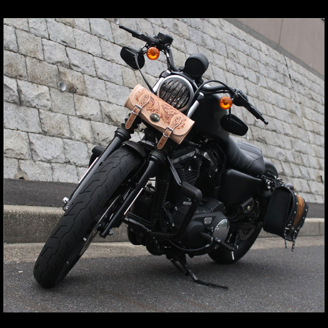 バイク用レザーツールバッグ 本革 フォークバッグ カービング ハーレー カスタム Hand Carved Leather Tool Bag Mini  Saddle Bag Storage Tool Pouch for Motorcycle Harley-Davidson WILD HEARTS  LeatherSilver (ID tb3949)